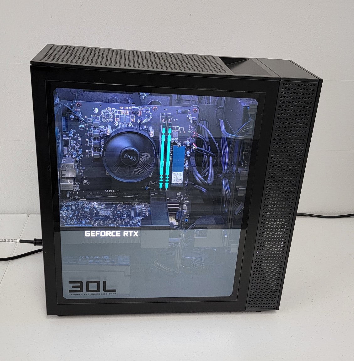 HP OMEN - 30L Gaming Desktop Ryzen 7 3700X / RTX 2060