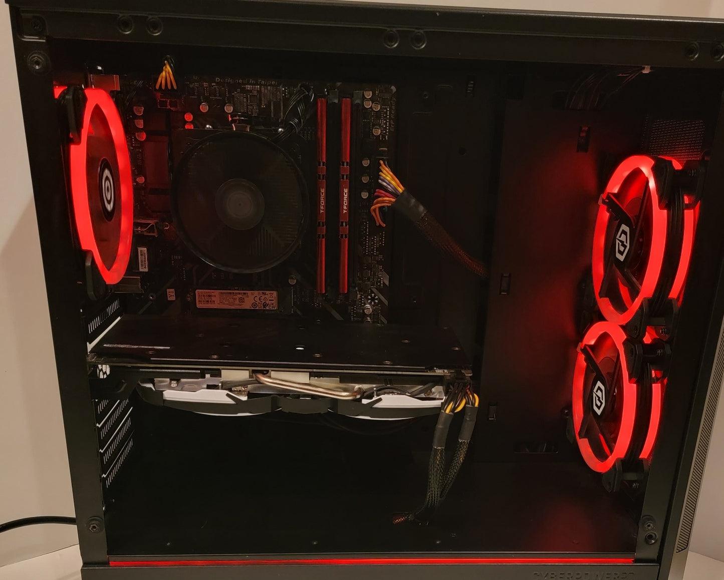 CyberPowerPC - Gaming Desktop / AMD Ryzen 5 3600 / RX 580