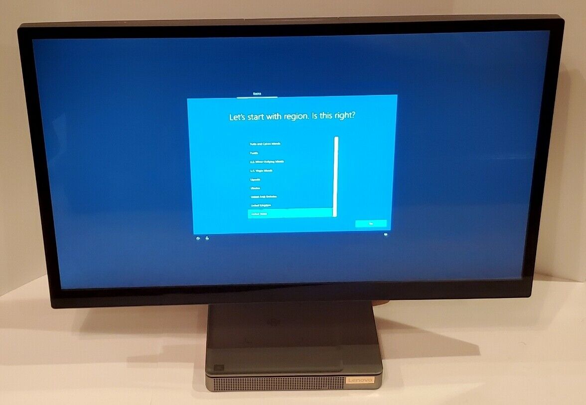 Lenovo IdeaCentre - All-in-one - Core i5 10th Gen / 12 GB Ram / 512 GB NVMe SSD