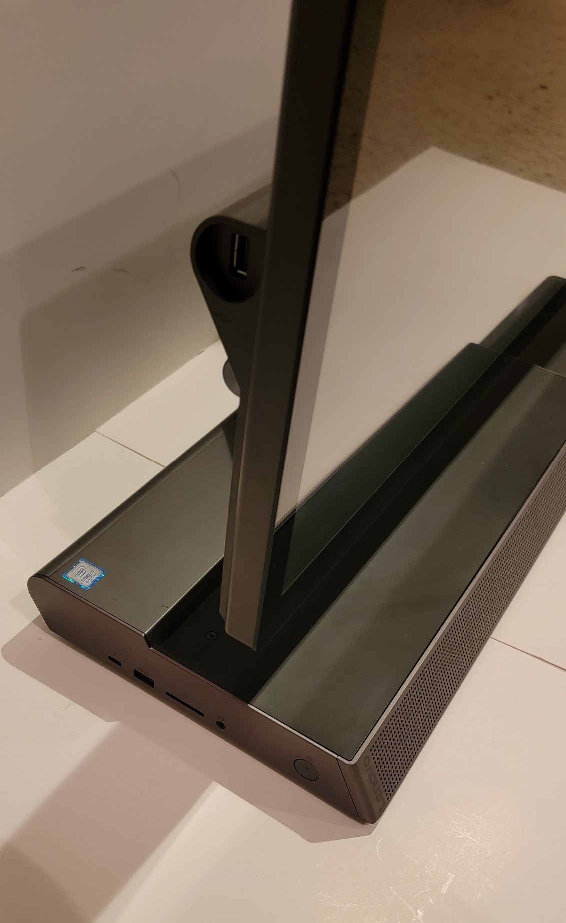 Lenovo Yoga A940 Intel Core i7 - Ryzen RX 560