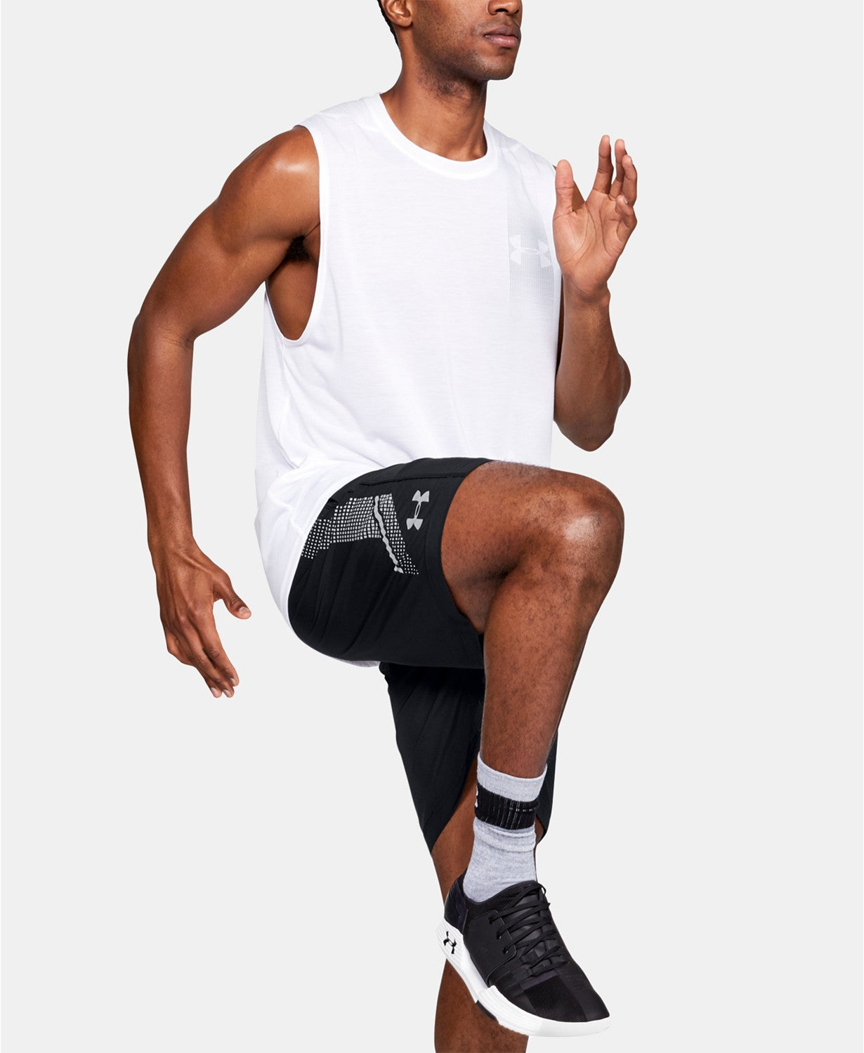 Under Armour Men's Lightweight Woven 8" Shorts (Size XL) - Rekes Sales