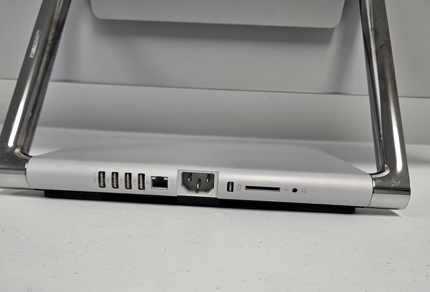 Microsoft Surface Studio / i7-6820HQ / GTX 980M / Windows 10 Pro