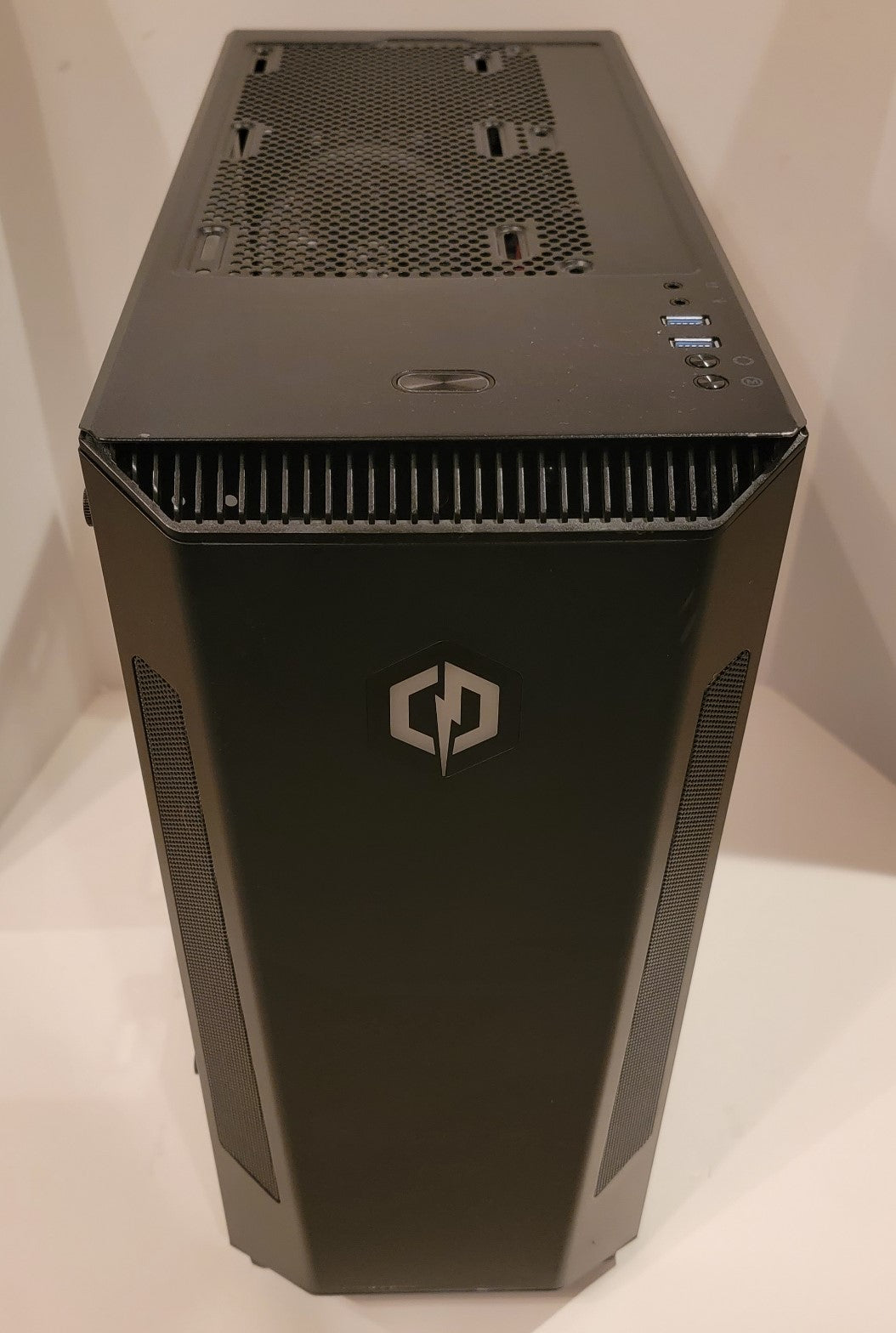 CyberPowerPC - Gaming Desktop / AMD Ryzen 5 3600 / RX 580