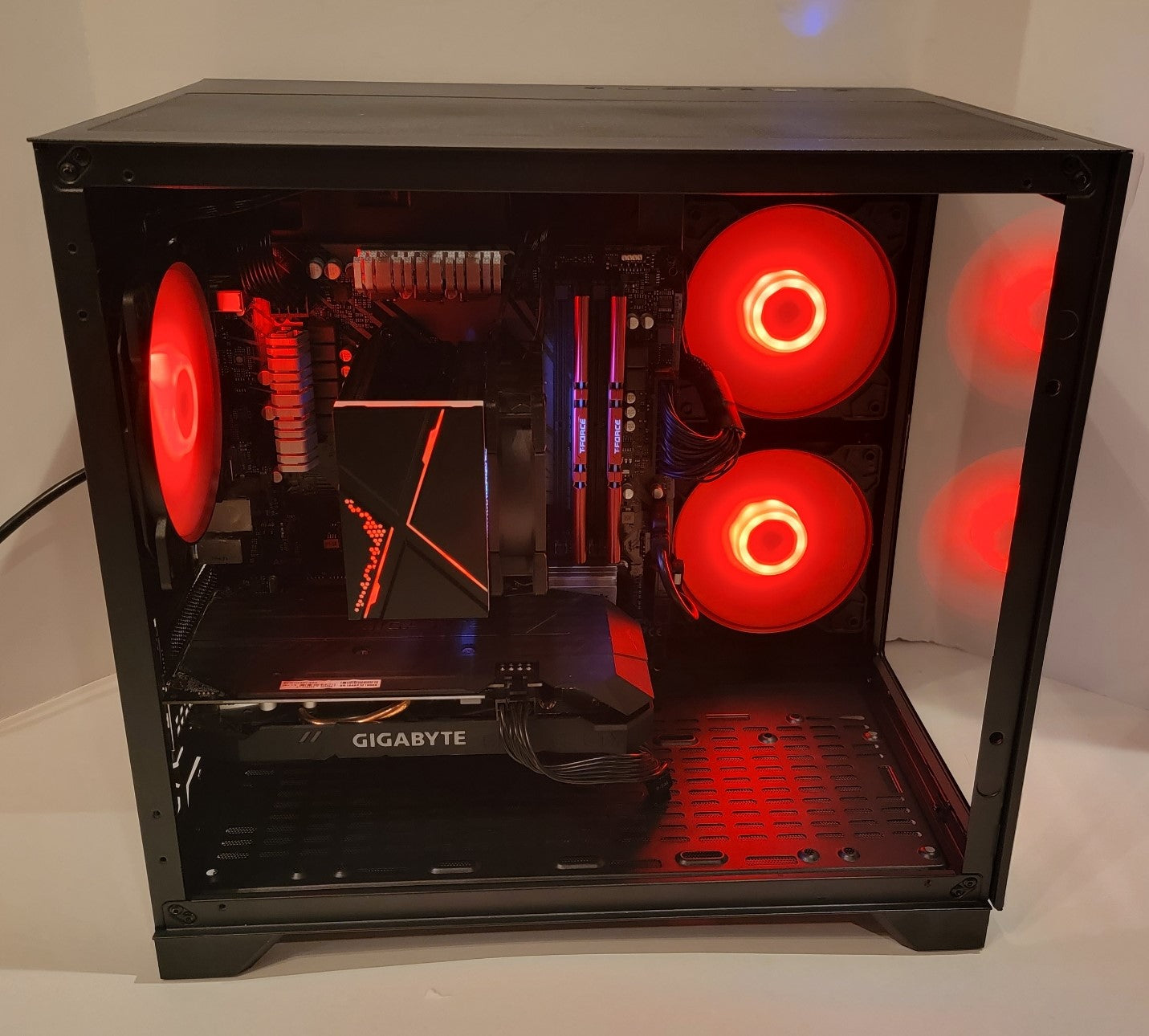 DIYPC Gaming Build / Ryzen 7-3700X / GTX 1660 Super / Windows 10