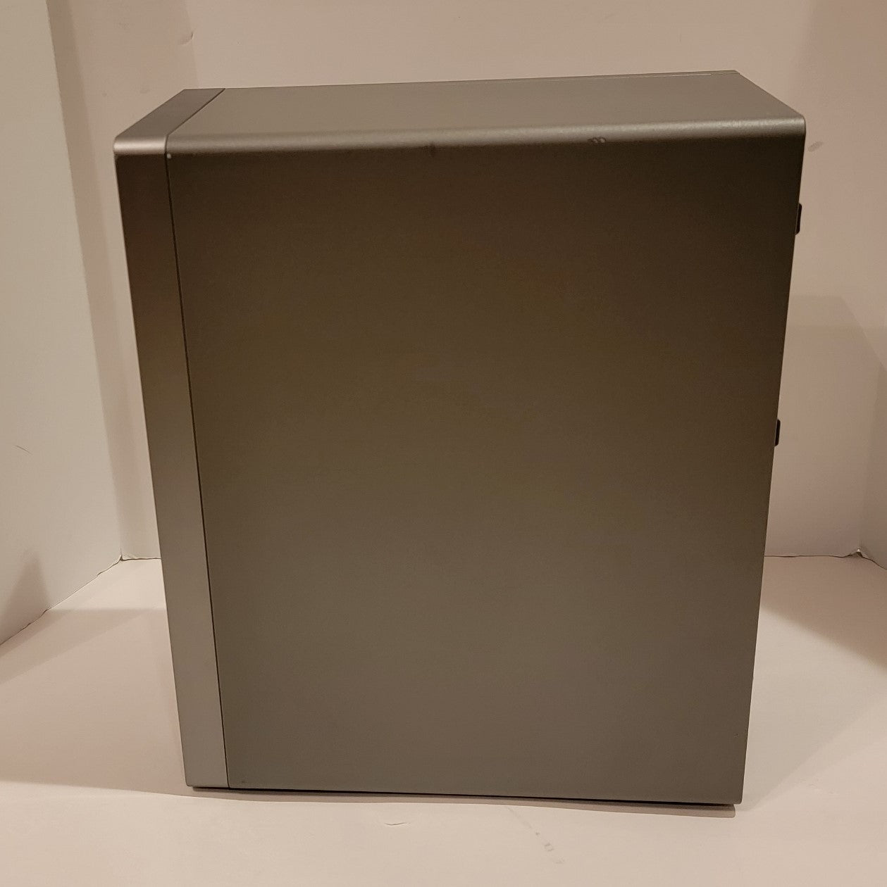 Lenovo IdeaCentre / i5 10th Gen / 1TB HDD / Windows 10