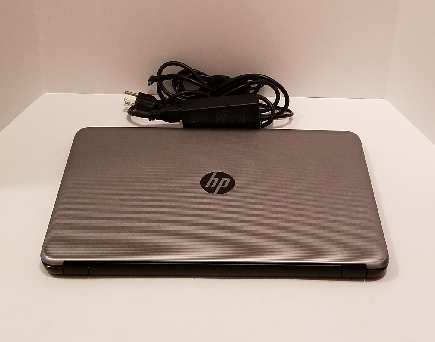 HP Notebook - AMD A10-9600P / Windows 10 Home - Rekes Sales