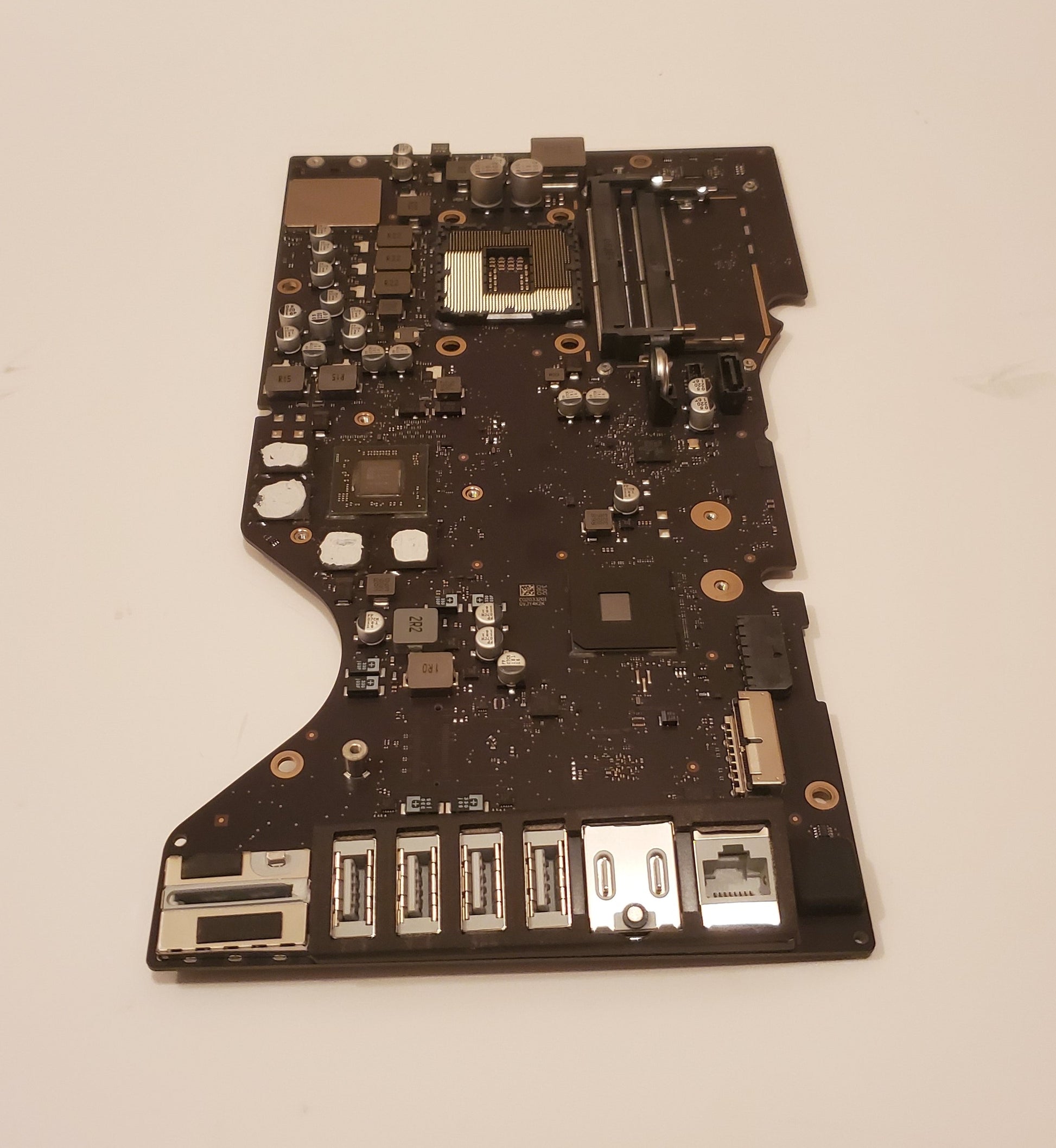 MHK33LL/A Apple iMac 21.5" (Mid 2020) A2116 Logic Board - Rekes Sales