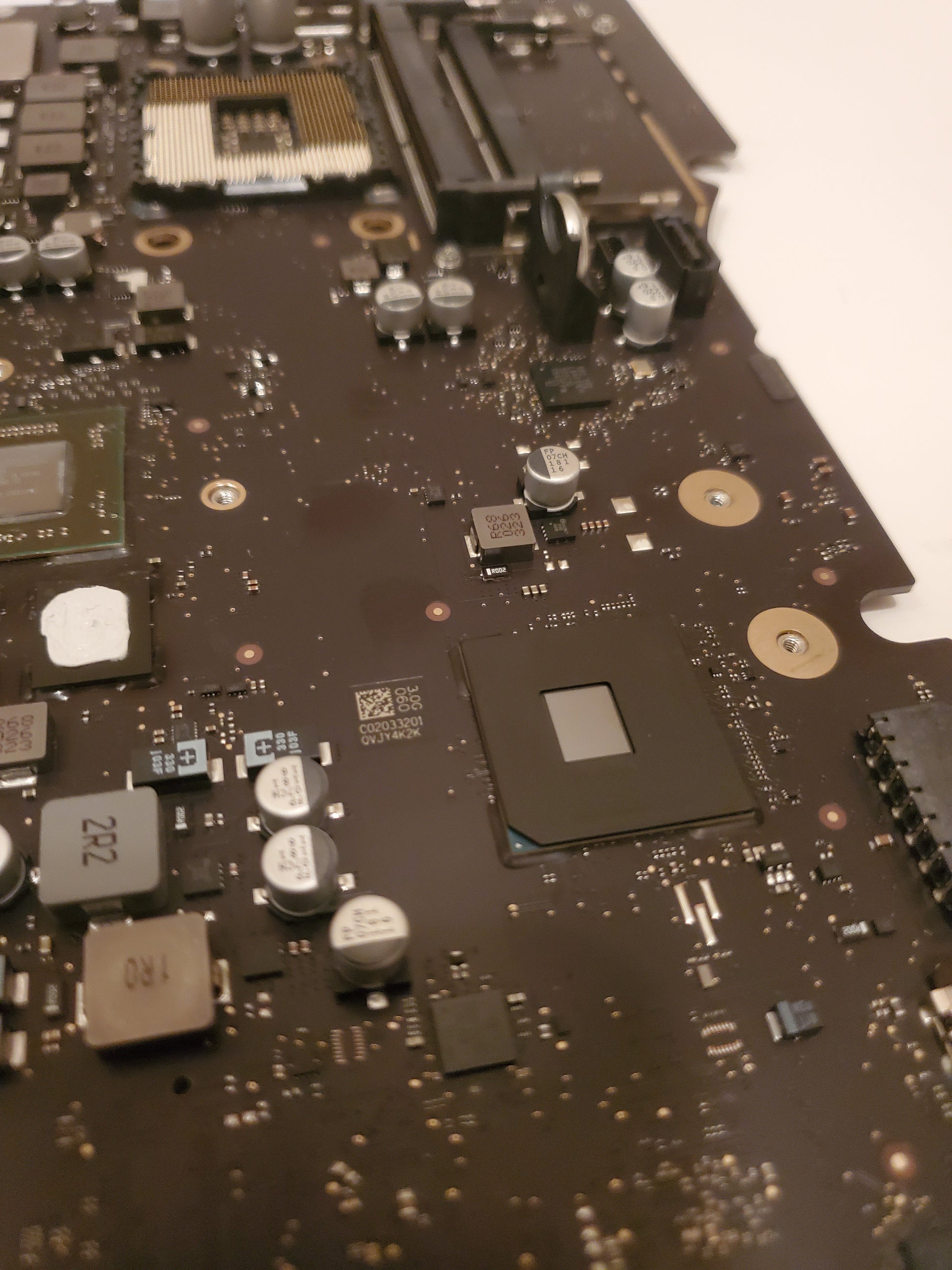 MHK33LL/A Apple iMac 21.5" (Mid 2020) A2116 Logic Board - Rekes Sales