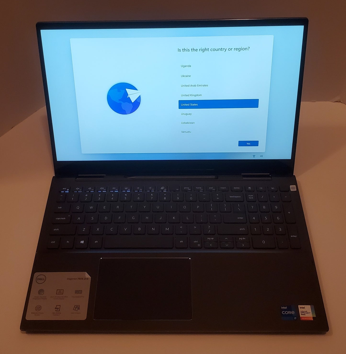 Dell Inspiron 7506 Intel Core i7-1165G7 / Intel Iris Xe Max