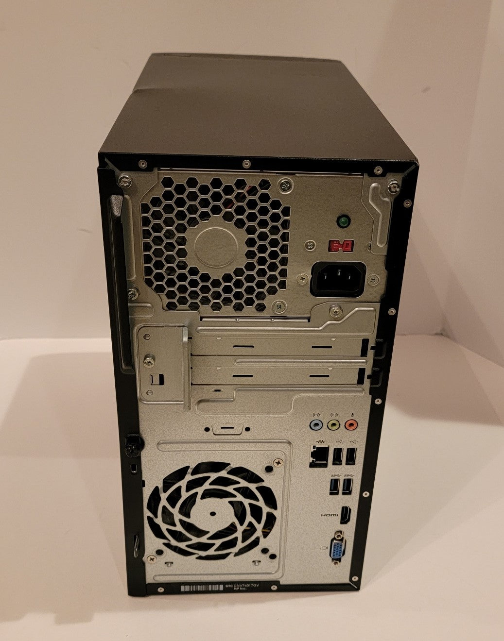 HP Pavilion / i3 7th gen / 1TB HDD / Windows 10