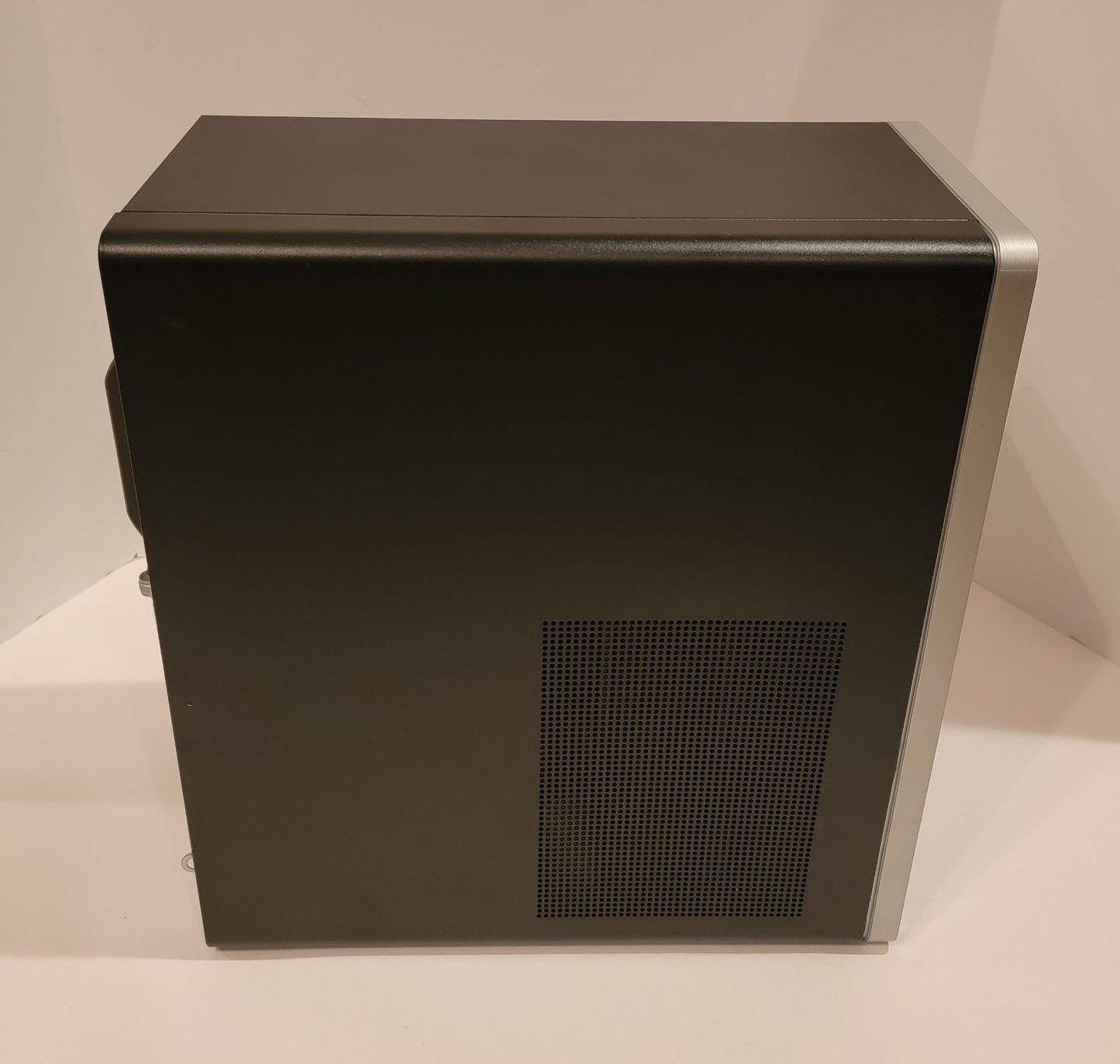 HP Pavilion / i3 10th Gen / 256GB SSD / Windows 11