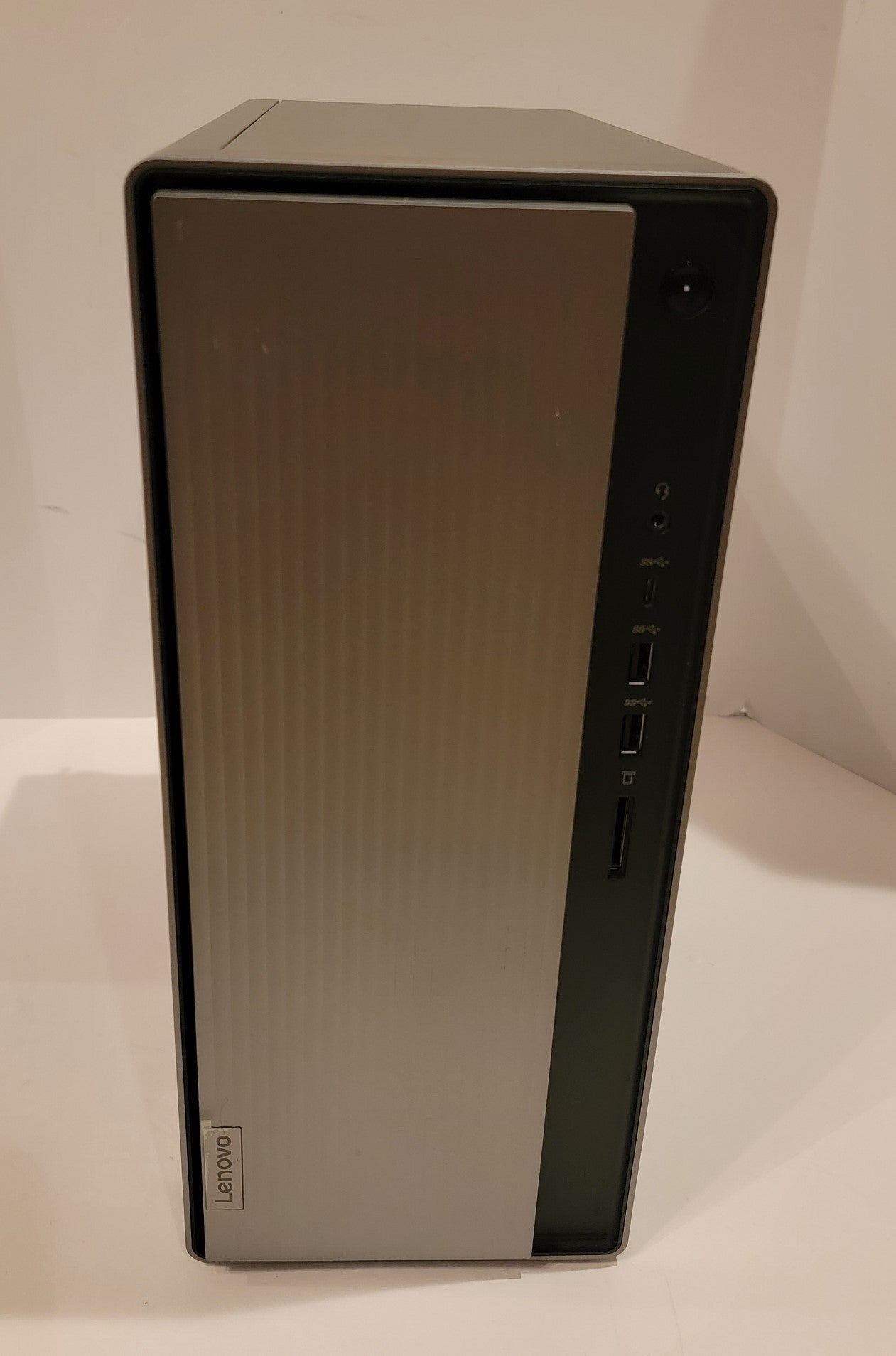 Lenovo IdeaCentre / i5 10th Gen / 1TB HDD / Windows 10