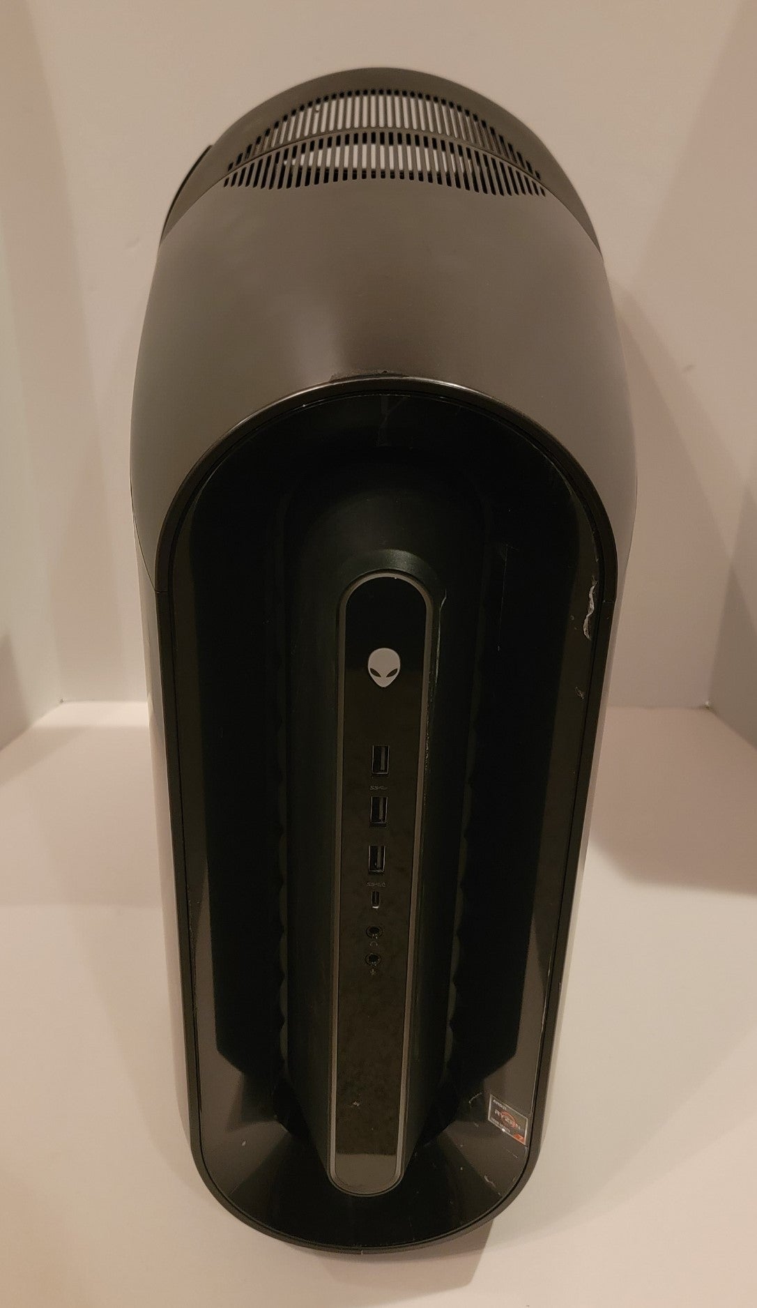 Alienware - Aurora R10 / Ryzen 7 / Radeon 6800XT / Windows 10