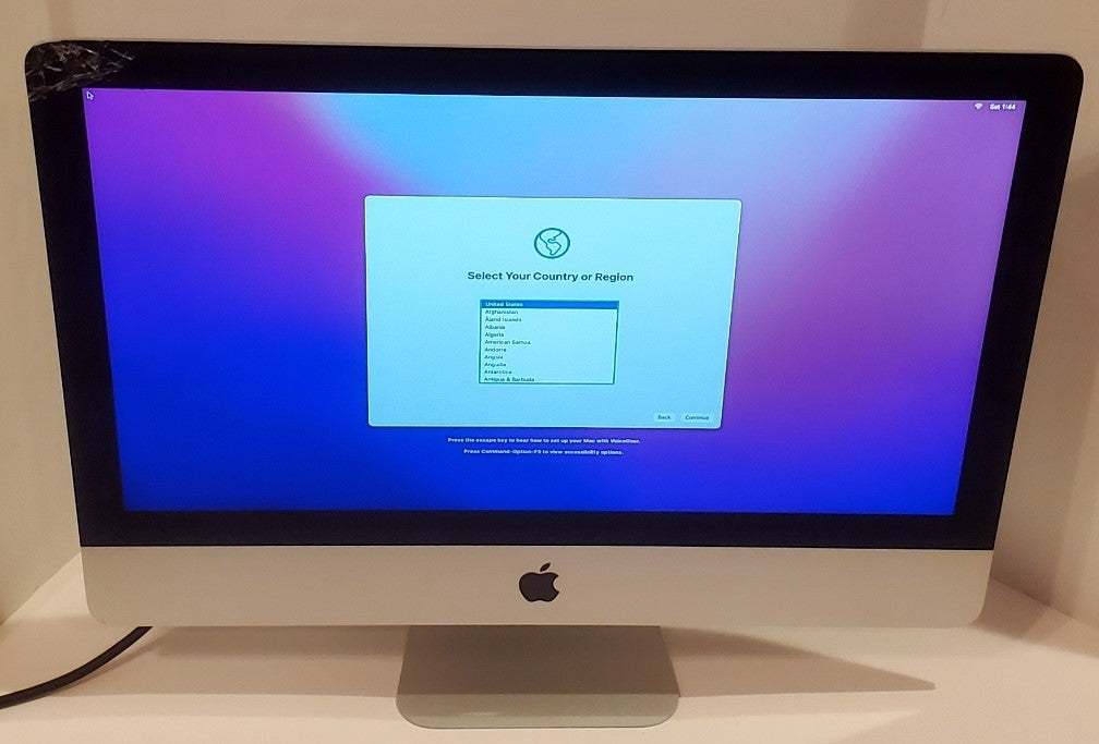 21.5" iMac MK442LL/A Intel Core i5 / 8GB Ram / 1TB HDD / OS Monterey (Damaged Screen)